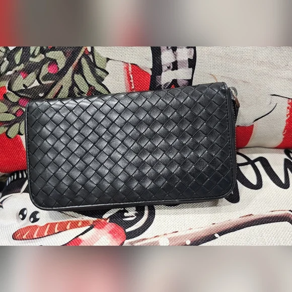 BOTTEGA VENETA Leather Intrecciato Nappa Zip-Around Wallet - Picture 2 of 15